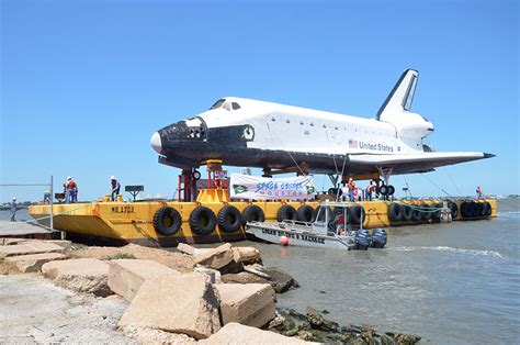 Space Shuttle Replica Docks in Houston Lake for 'Shuttlebration' | Space