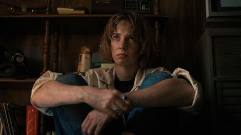 Stranger Things Maya Hawke Gets Honest About How She D Feel If Robin