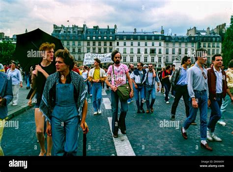 Gay Pride Marche Des Ann Es Banque De Photographies Et Dimages Haute R Solution Alamy