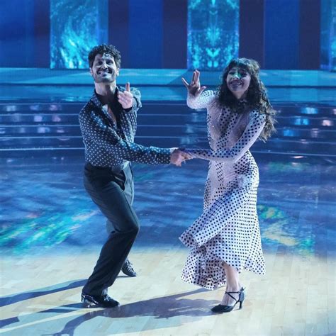 Will Jason Mraz Win Mirrorball Trophy Fans Place Their Bet After Singer Bags 10 10 In Dwts