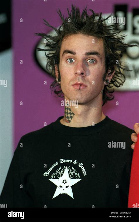 TRAVIS BARKER.DRUMMER ''BLINK-182''.13/12/1999.V20C7 Stock Photo - Alamy