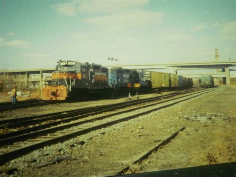 Gp18 Gp9 Working Waterbury Yard The Nerail New England Railroad Photo