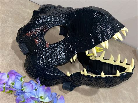 Mattel Jurassic World Indoraptor Dinosaur Black Mask Fallen Kingdom