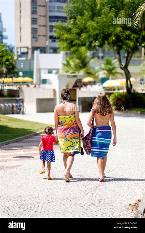 Teen Bikini Hot Fotos Und Bildmaterial In Hoher Aufl Sung Alamy