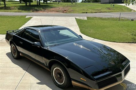 Classic 1982 Pontiac Firebird Trans Am Recaro Trans Am For Sale. Price 29 900 usd - Dyler