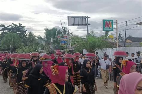 Dari Bersin Hingga Pawai Obor Ini Tradisi Yang Dilakukan Suku Sasak