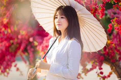 Vẻ đẹp không tì vết của hot girl trà sữa Việt