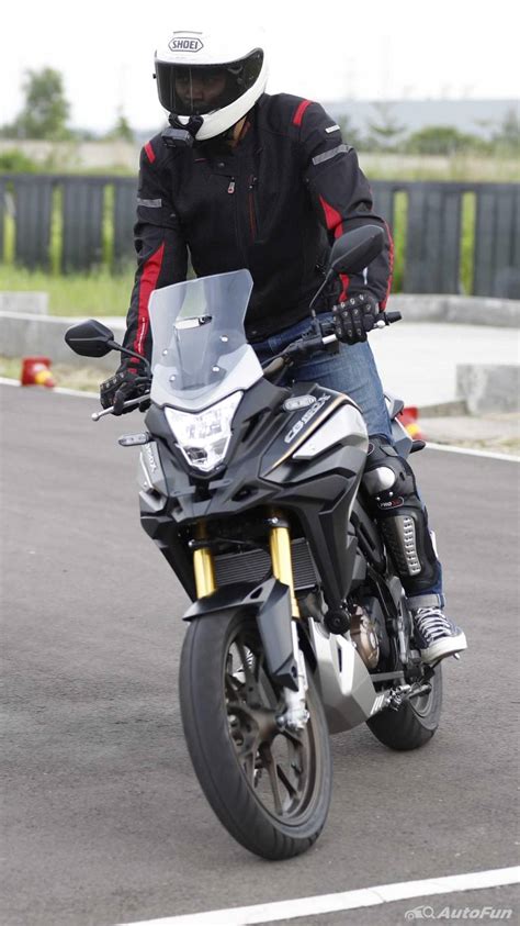 Galeri Foto Sensasi Geber Honda Cb150x 2022 Di Arena Safety Riding