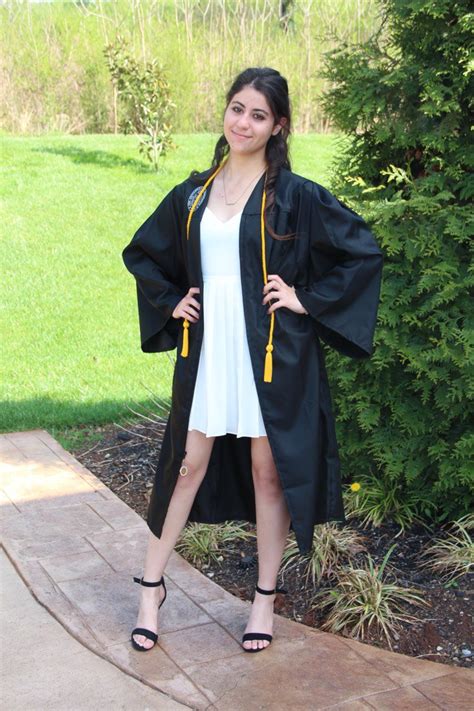 Graduation Outfits Revealing Attractive And Practical Ways Outfit