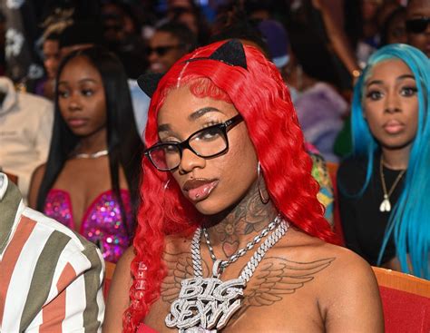 Sexyy Red Thanks "Rich Baby Daddy" Drake For Gifts & Cash
