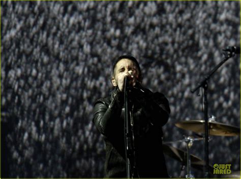 Nine Inch Nails Queens Of The Stone Age Perform At Grammys 2014