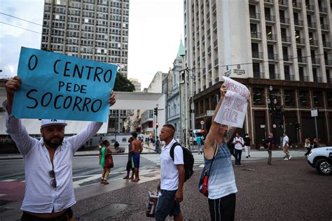 Moradores Fazem Protesto Por Mais Seguran A No Centro E Retirada Da