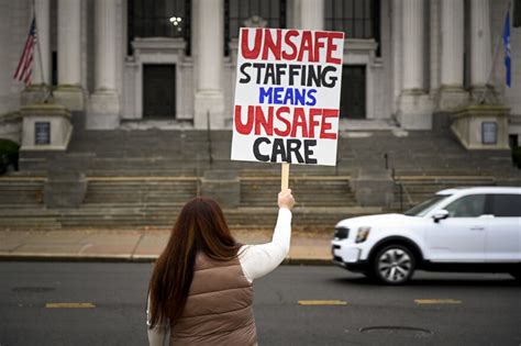 Ct Nurses’ Call For Mandated Staffing Ratios Gains Early Legislative Support Connecticut Public