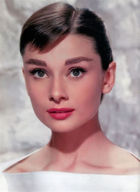 Pin By Pitchy T On The Unique Beauty Of Audrey Hepburn Audrey Hepburn