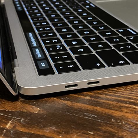 Apple MacBook Pro 13" Touch Bar (8/128 GB, 2019)