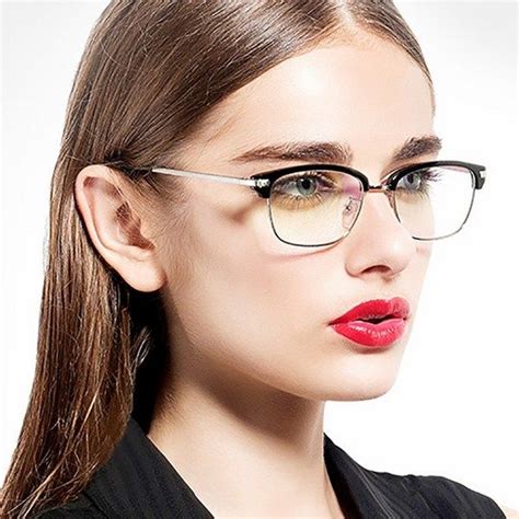 Модные очки для зрения 2018-2019 года: фото, лучшие оправы для очков ...