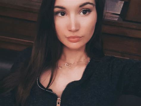 Ambraenm On Xcams For A Hot Live Sex Cam Show