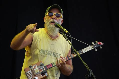 Guitar Leaks Seasick Steve Cheap Guitar Rocks