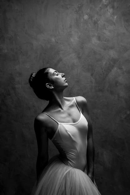 Free Photo Medium Shot Ballerina With Eyes Closed