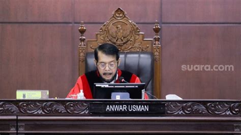 MK Tolak Gugatan Kepala Daerah Dari Gerindra Soal Batas Usia Minimal