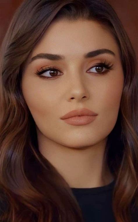 Hande Erçel @simonacalagreti73 | Idee per capelli, Donne di bellezza ...