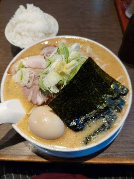 『みそラーメン大盛＋3点トッピ＋ごはん』丸中華そばのレビュー ラーメンデータベース