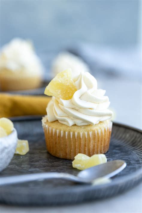 5 Minute Fluffy Pineapple Frosting - Frosting and Fettuccine