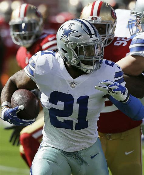 Silver Streak Zeke Elliott Still Going Strong Lifts Cowboys With 3