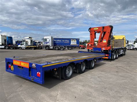 VOLVO FM 8X4 FLATBED CRANE DRAWBAR OUTFIT 2006 YJ56 ENU Walker