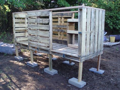 Sturdy Pallet Chicken Coop 101 Quick 8 Step Build