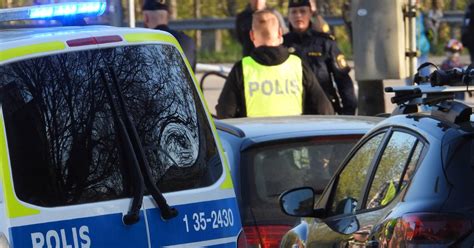 Man Död Efter Skjutning I Jakobsberg En Anhållen Svt Nyheter