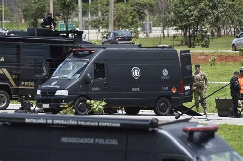 Suspeita de bomba mobiliza polícia próximo ao Aeroporto de Brasília Vídeo