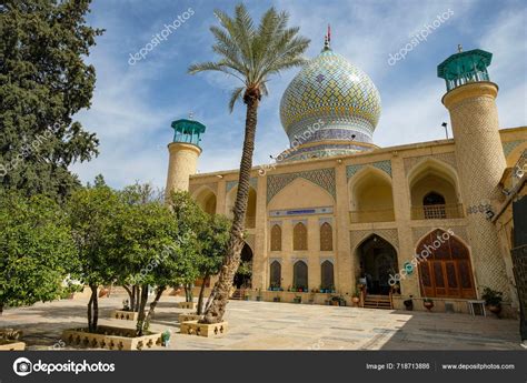 Shiraz Ir N Marzo Ali Ibn Hamzeh Holy Shrine Una Foto Editorial