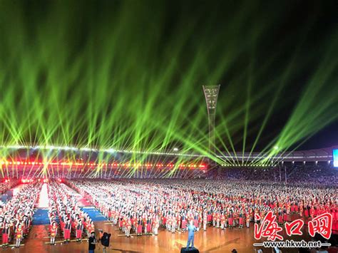 万人竹竿舞献礼海南建省办经济特区30周年 展现新时代海南魅力 海口网