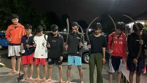 Kumpulan Gambar Tawuran Keren, Tapi Tak Patut Untuk Ditiru! - Blog ...