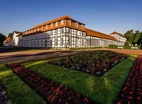 Historische Gebäude im Gräflichen Park Bild kaufen 71395044 Image