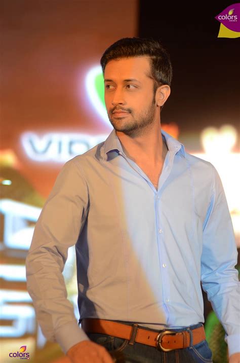 atif aslam  perform   lux style awards pakiumpk
