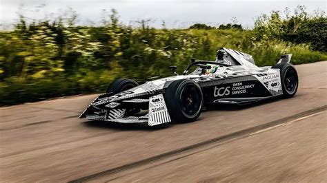 Jaguar Mengubah Formula E Menjadi Lab Riset Mobil Listrik Masa Depan