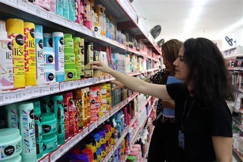 Vigil Ncia Sanit Ria Recolhe Pomadas De Cabelo No Rcio De Natal