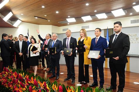 Estos Fueron Algunos De Los Pachos Que Se Vivieron Durante La Entrega