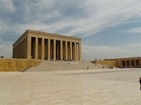 Museu em Anitkabir na Turquia. http://imoveismlara.wordpress.com/ http ...