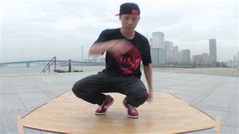 How To Breakdance Footwork Three Step Variations Lock And Turn