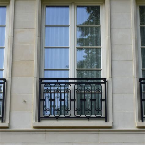 French Balcony Design | French balcony, Balcony railing design, French ...