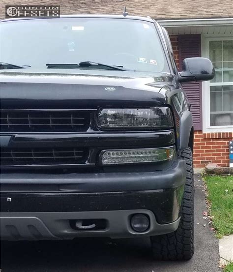 2006 Chevrolet Tahoe With 20x9 Toxic Shok And 285 55r20 Toyo Tires Open Country A T Iii And