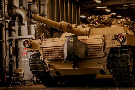 A U S Marine Corps M1a1 Abrams Tank With Tank Platoon Picryl Public