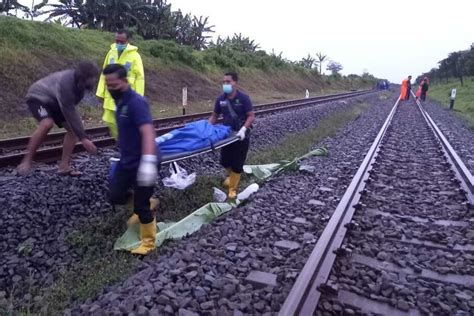 Detik Detik Warga Di Ngawi Tewas Tertabrak Kereta Api Masinis Sempat