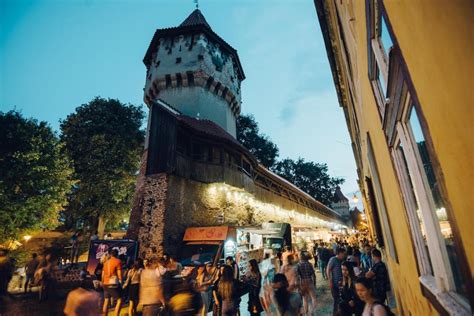 Ncepe Cel Mai Cunoscut Street Food Festival Din Sibiu Zeci De Food