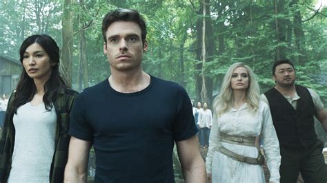 „Eternals“ enthront „Keine Zeit zu sterben“ denkbar knapp – und leidet ...