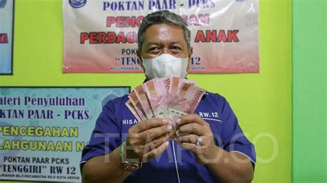 Penyaluran Dana Bantuan Program Sembako Di Depok Foto Tempo Co