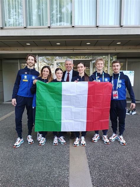 Italy In Japan On Twitter In Bocca Al Lupo Agli Atleti Della Squadra